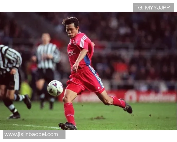 28号足球球星究竟是谁他在赛场上的表现与历史地位分析 28号足球球星究竟是谁他在赛场上的表现与历史地位分析