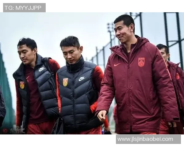 足球星视界聚焦冯潇霆探寻中国足球后防核心成长与坚持之路